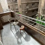 New Cozy Apartment 5 Minutes Away From Cairo Airport And All Amenties